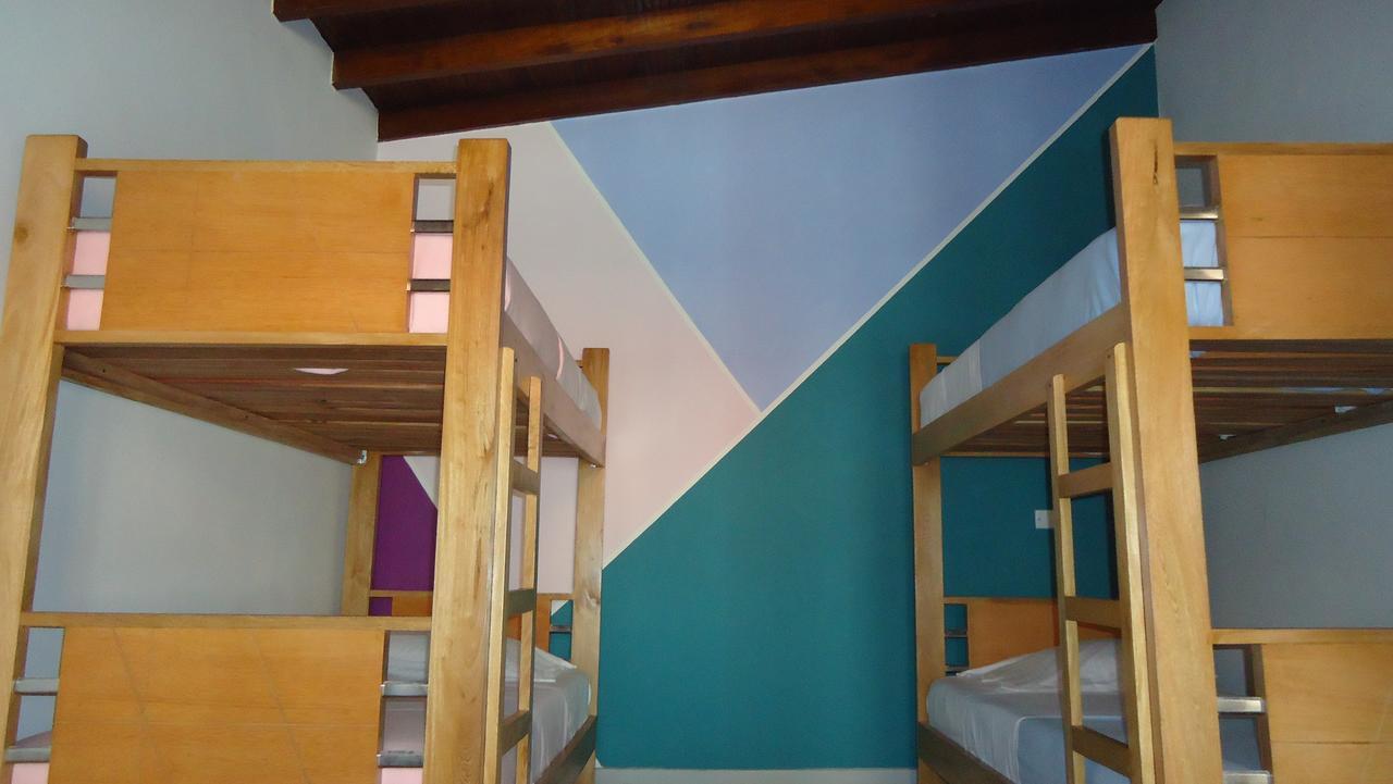 Iris Hostel Медельїн Екстер'єр фото