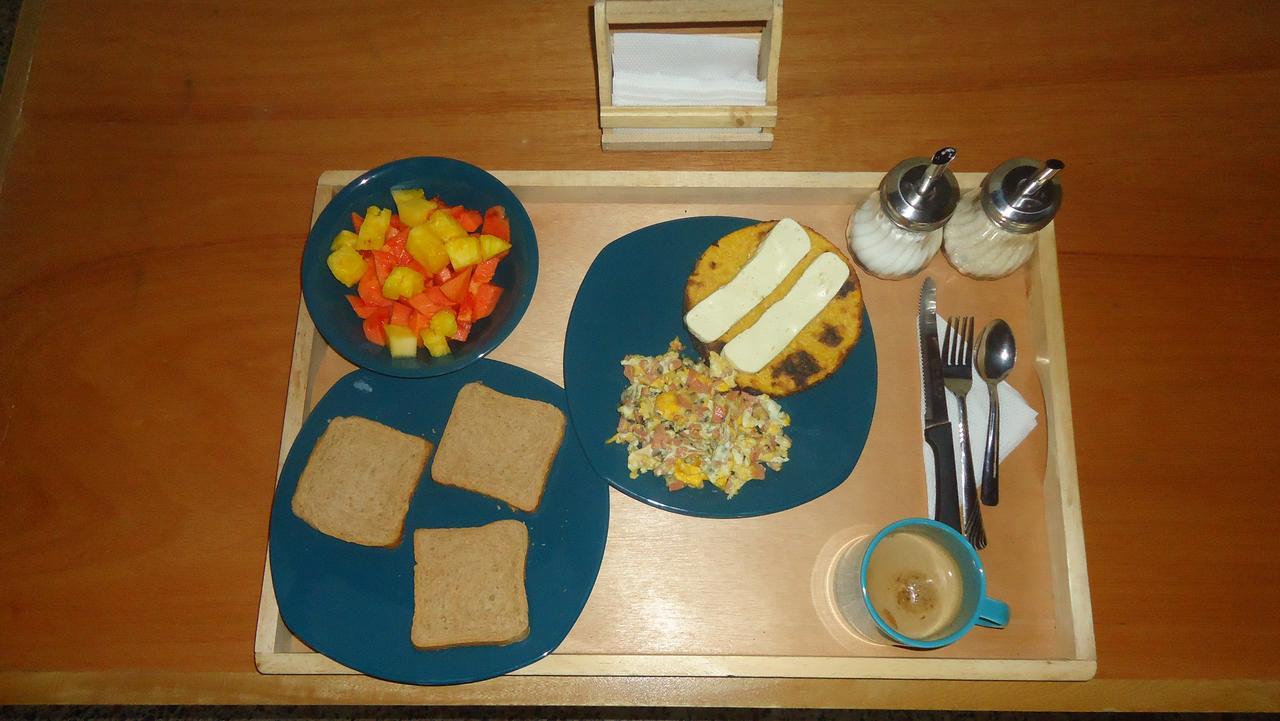 Iris Hostel Медельїн Екстер'єр фото