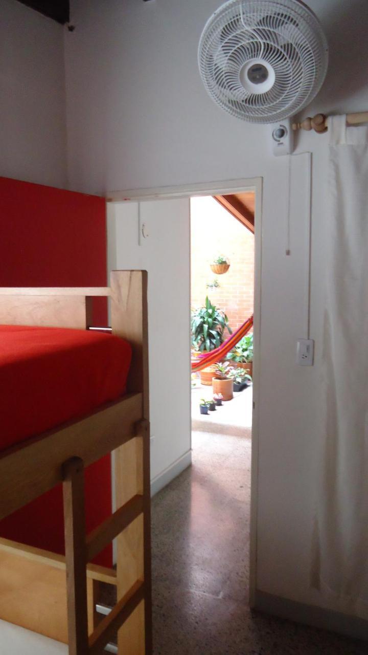 Iris Hostel Медельїн Екстер'єр фото