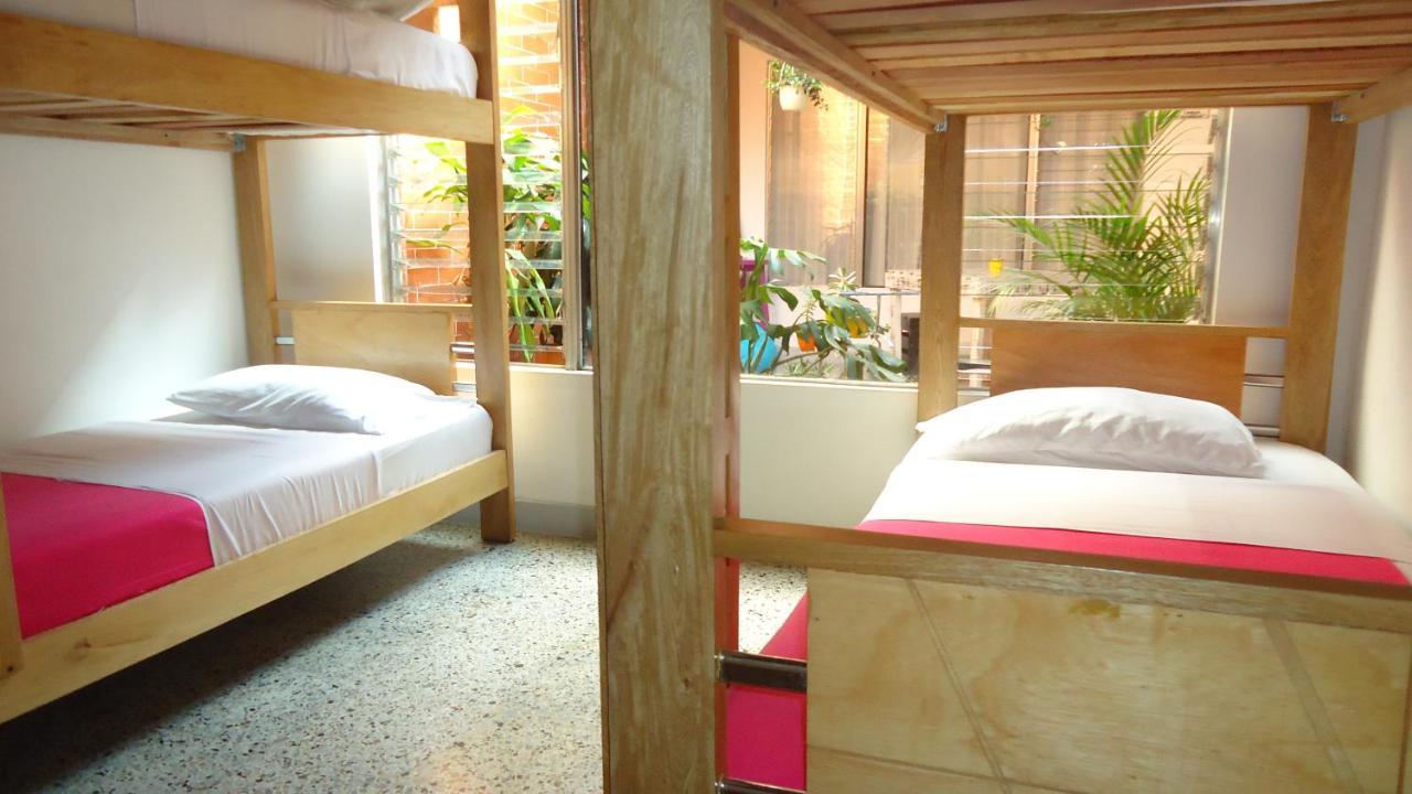 Iris Hostel Медельїн Екстер'єр фото